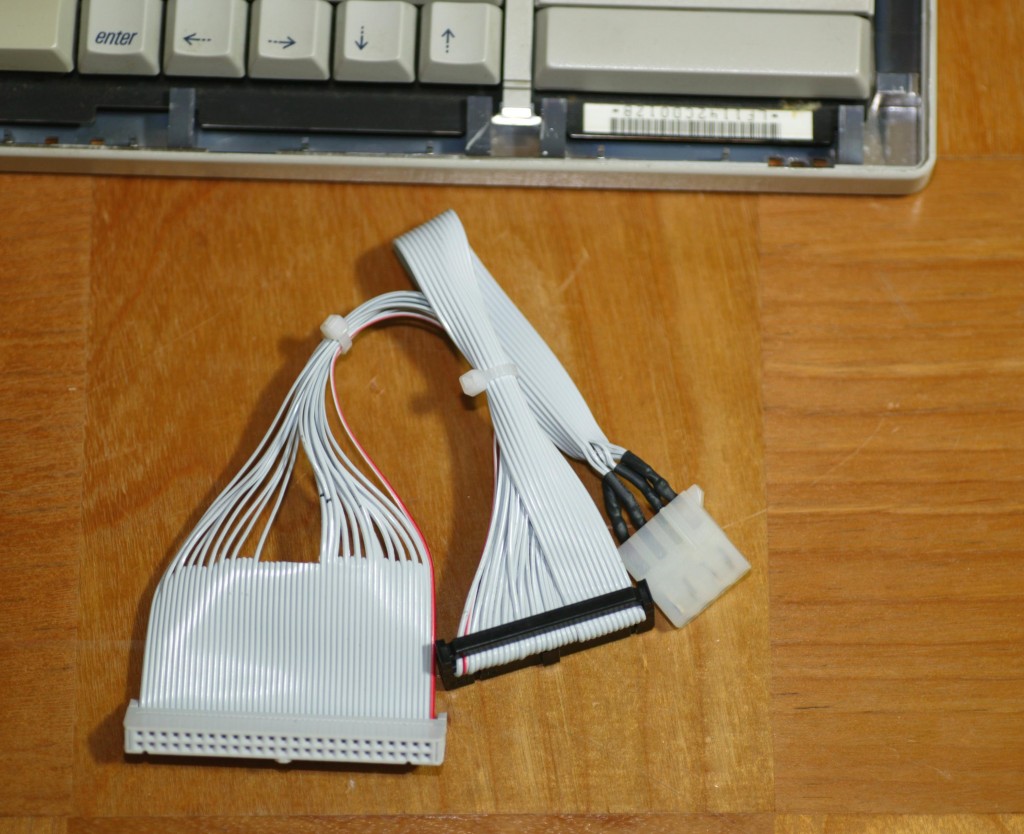 00_MacPortable_SCSI_cable