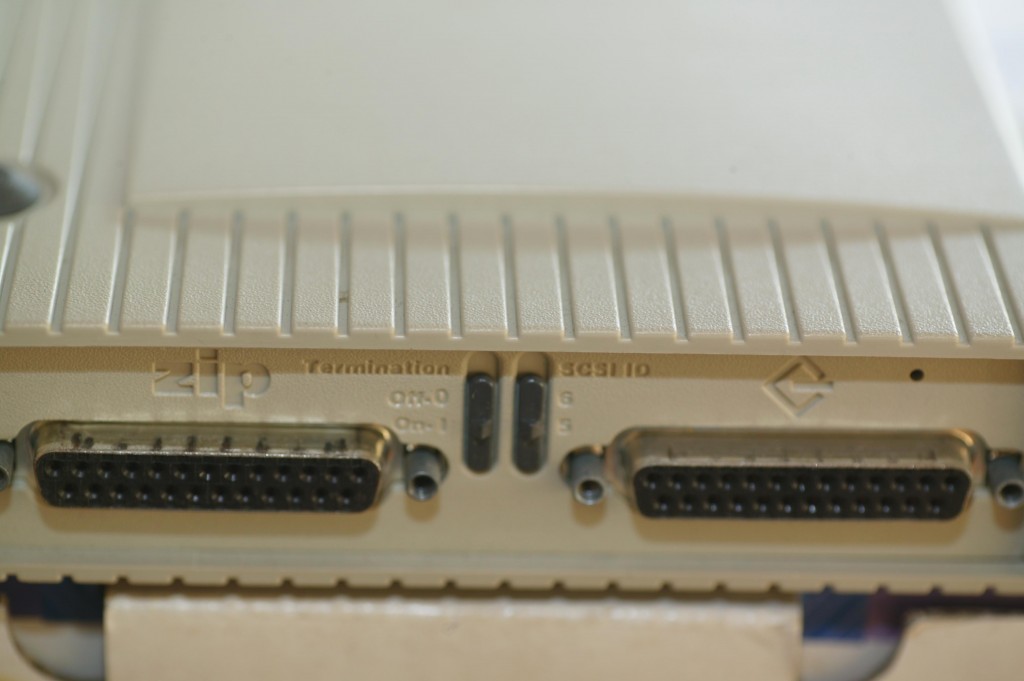 02_SCSI_Connector