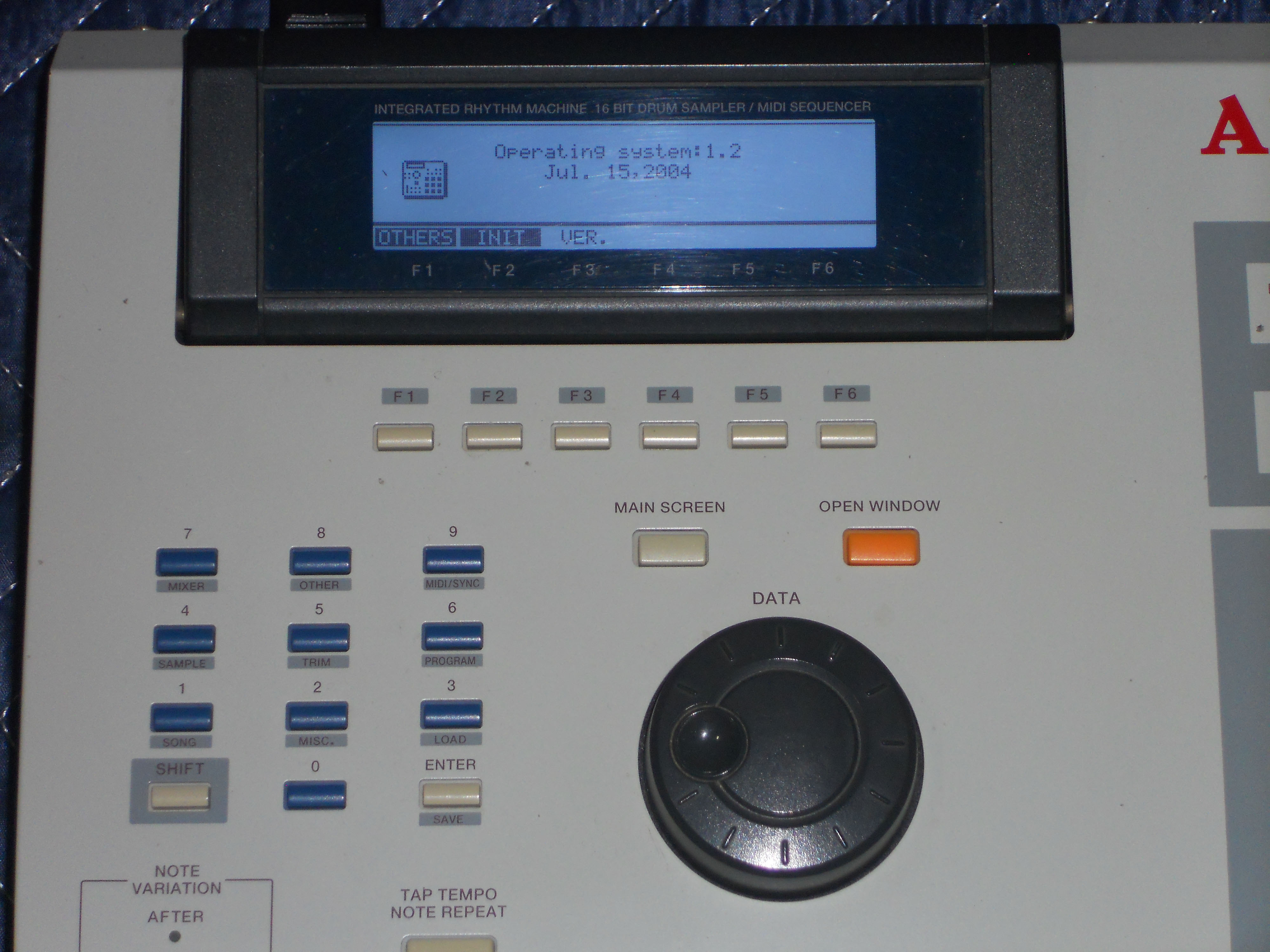 最新作の AKAI MPC2000 他90年代サンプラー用 内蔵ドライブ SDカード 